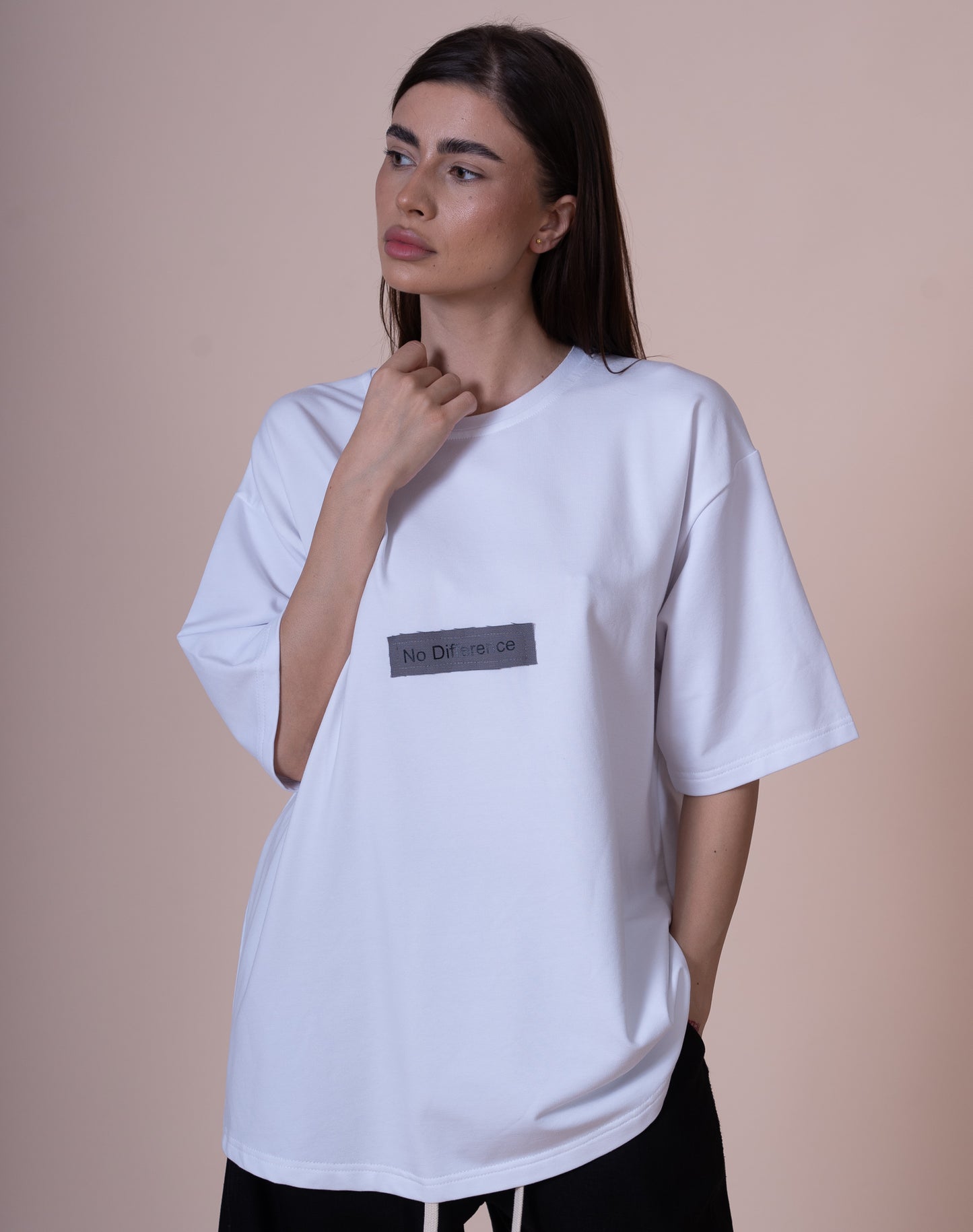 NO DIFFERENCE CLASIC OVERSIZED T-SHIRT