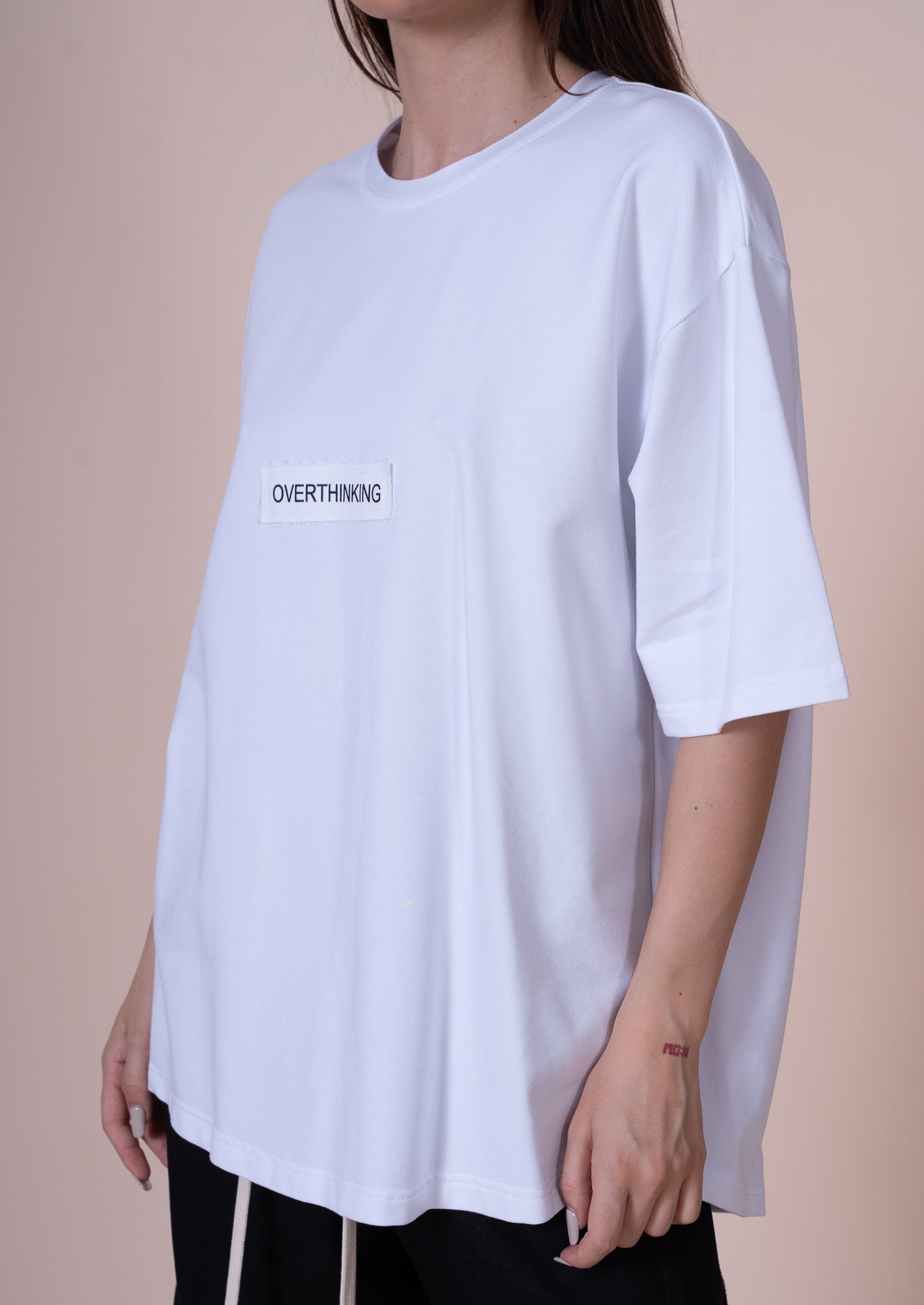 OVERTHINKING CLASIC OVERSIZED T-SHIRT