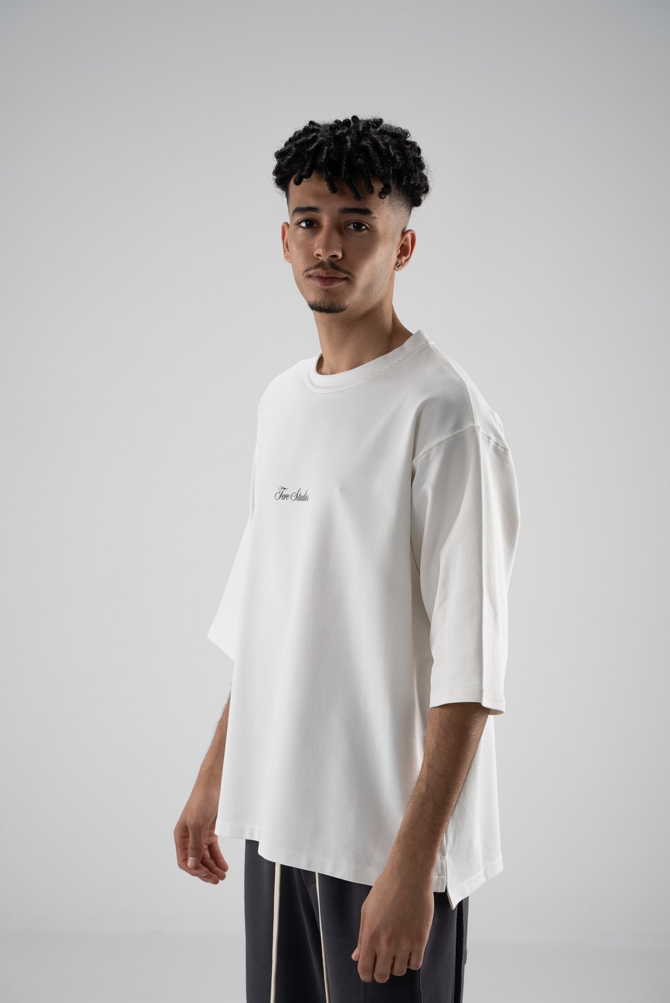 FERE STUDIOS T-SHIRT IN OFF WHITE "CONNECTING WITH NATURE"
