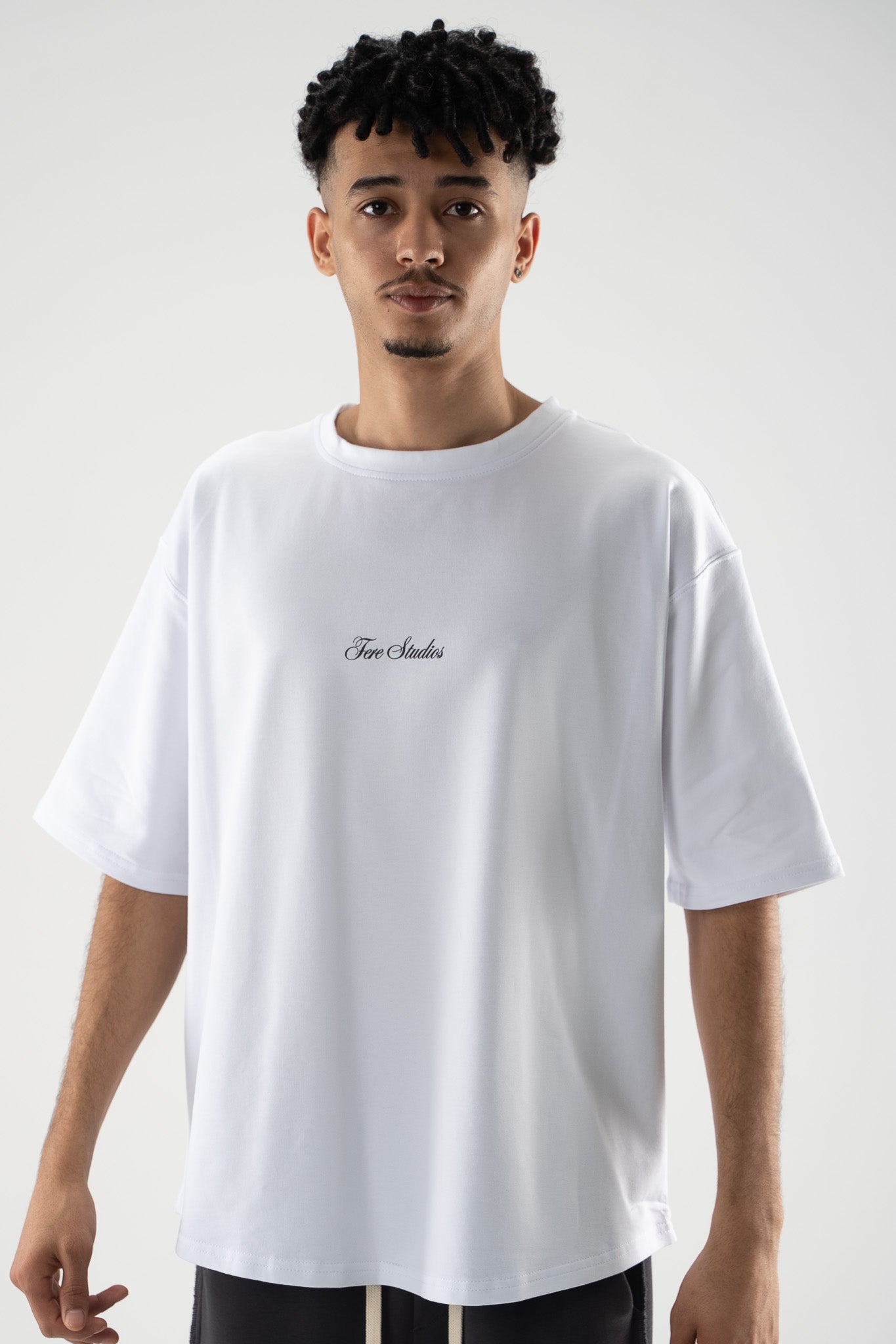 FERE STUDIOS T-SHIRT CLASSIC FIT "CHAOTIC HARMONY"