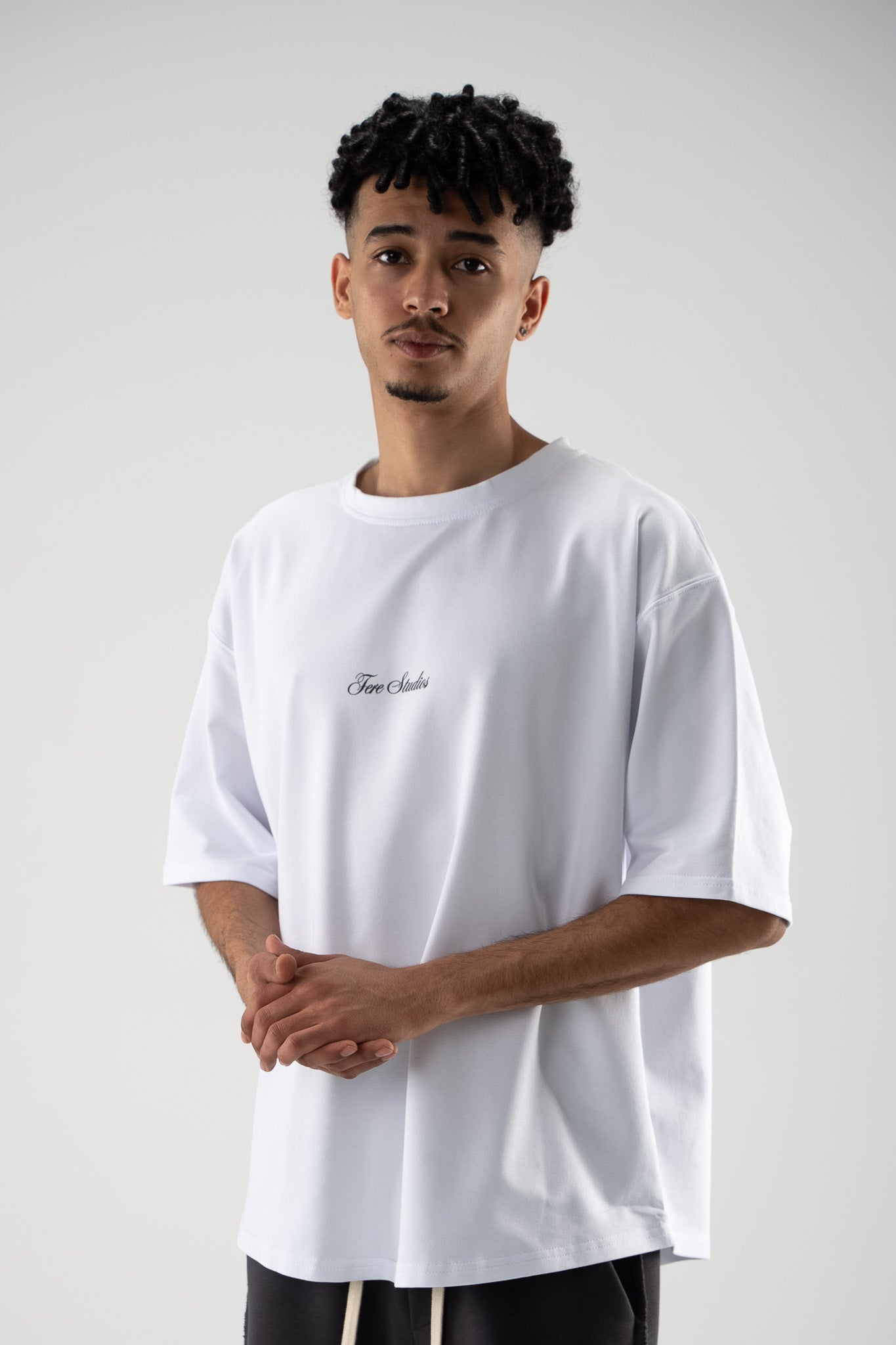 FERE STUDIOS T-SHIRT CLASSIC FIT "CHAOTIC HARMONY"