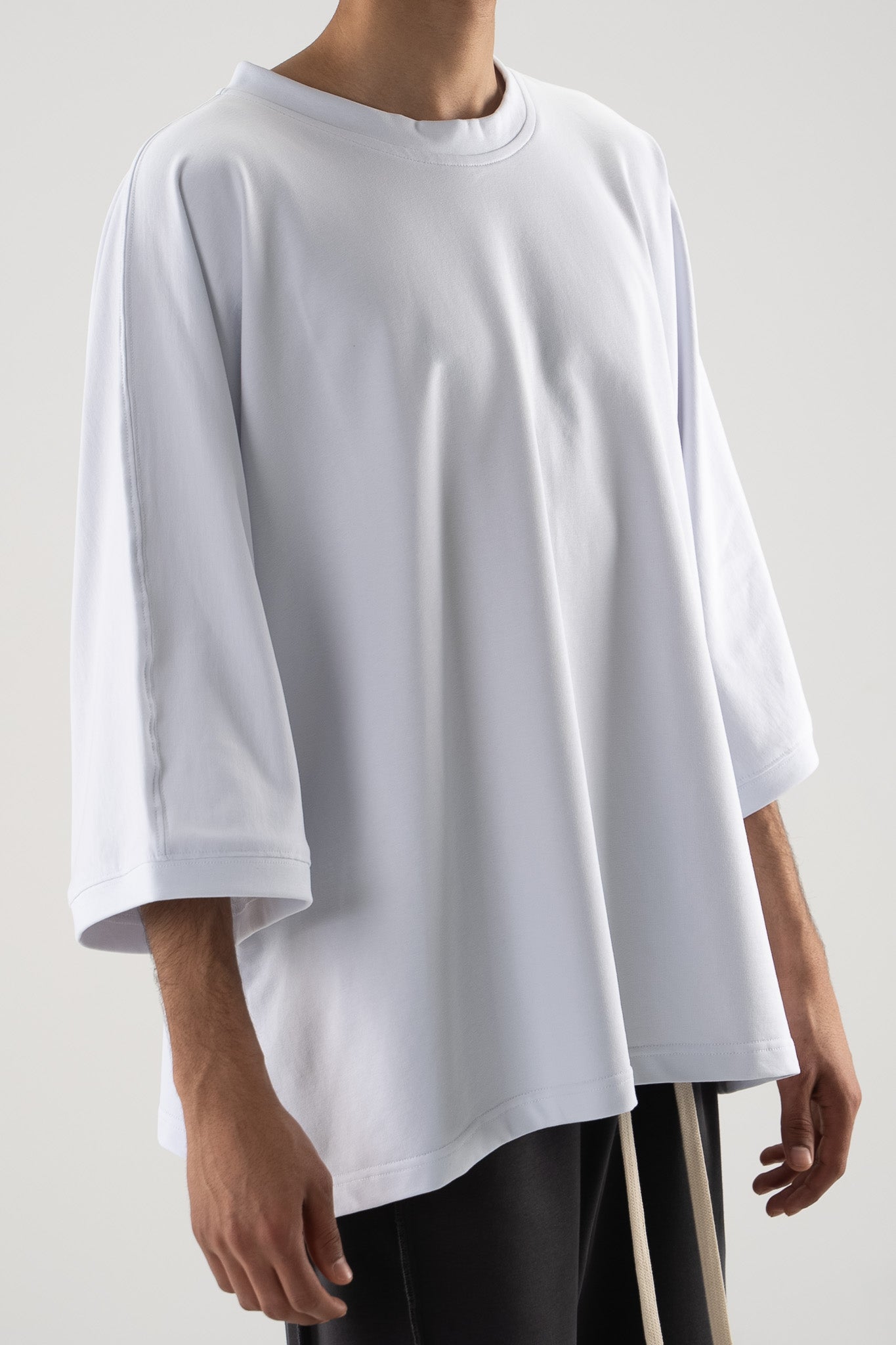 FERE STUDIOS T-SHIRT EXTRA OVERZISED IN WHITE