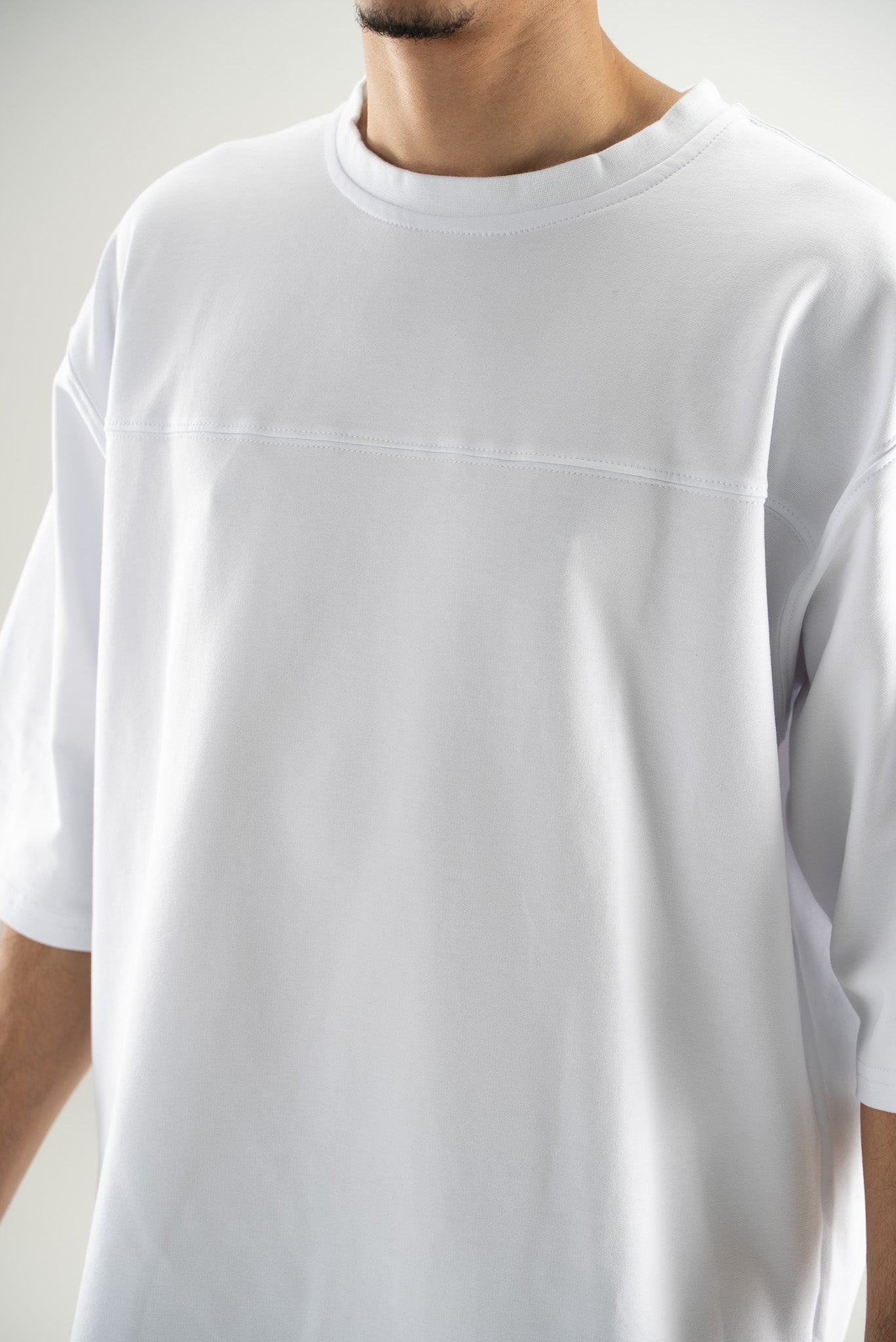 FERE STUDIOS T-SHIRT OVERSIZED IN WHITE
