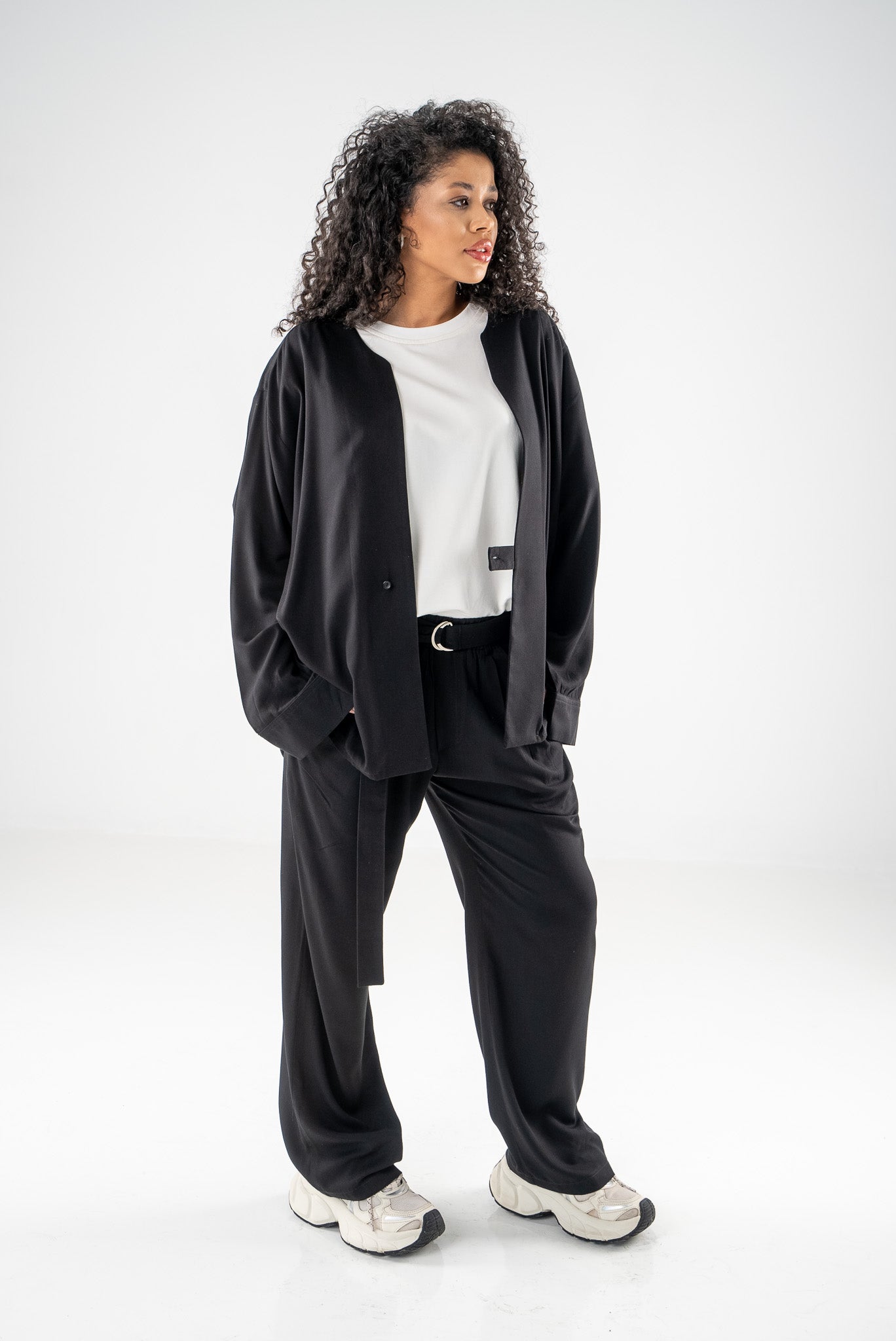 FERE STUDIOS SET IN BLACK