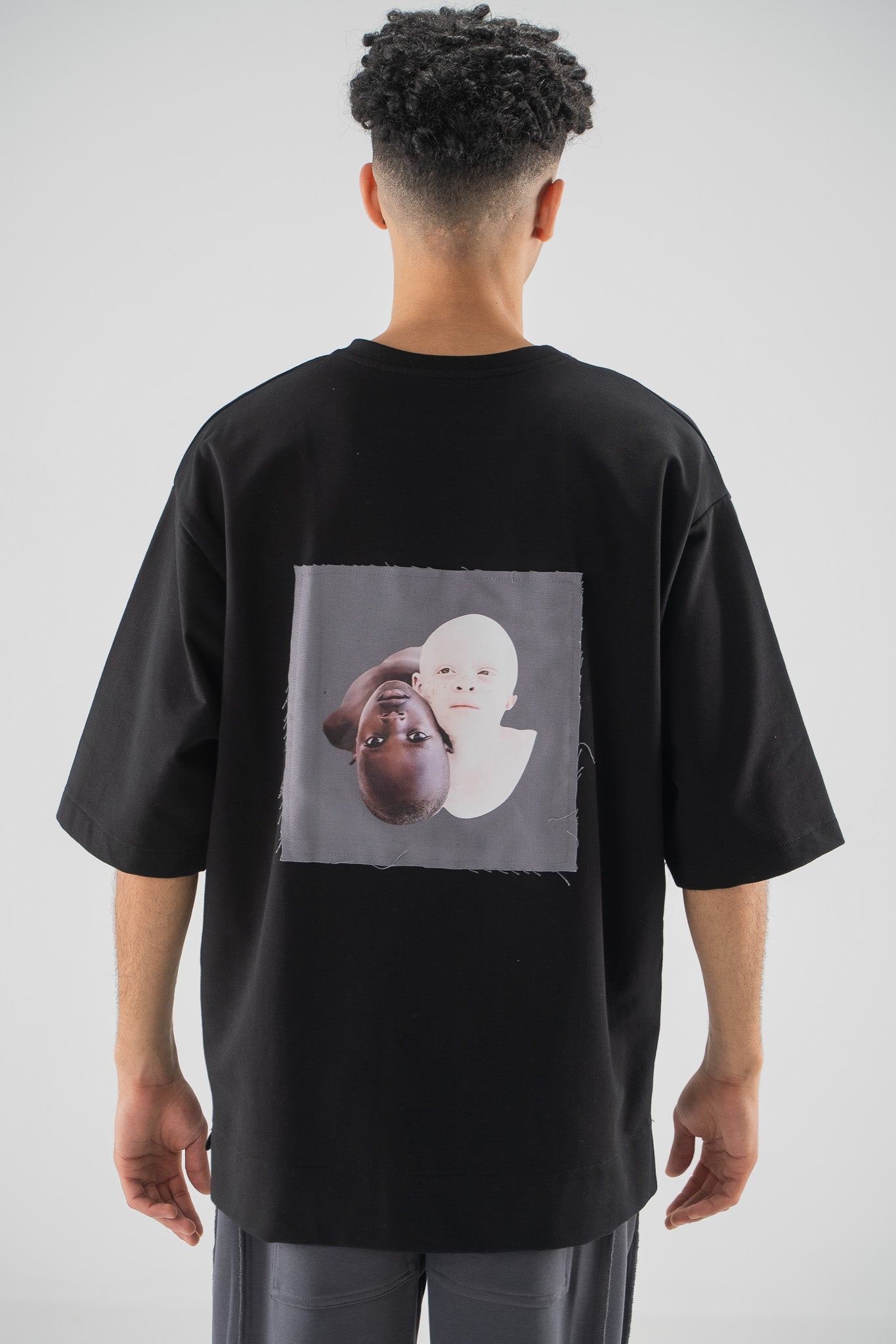 FERE STUDIOS T-SHIRT "NO DIFFERENCE"