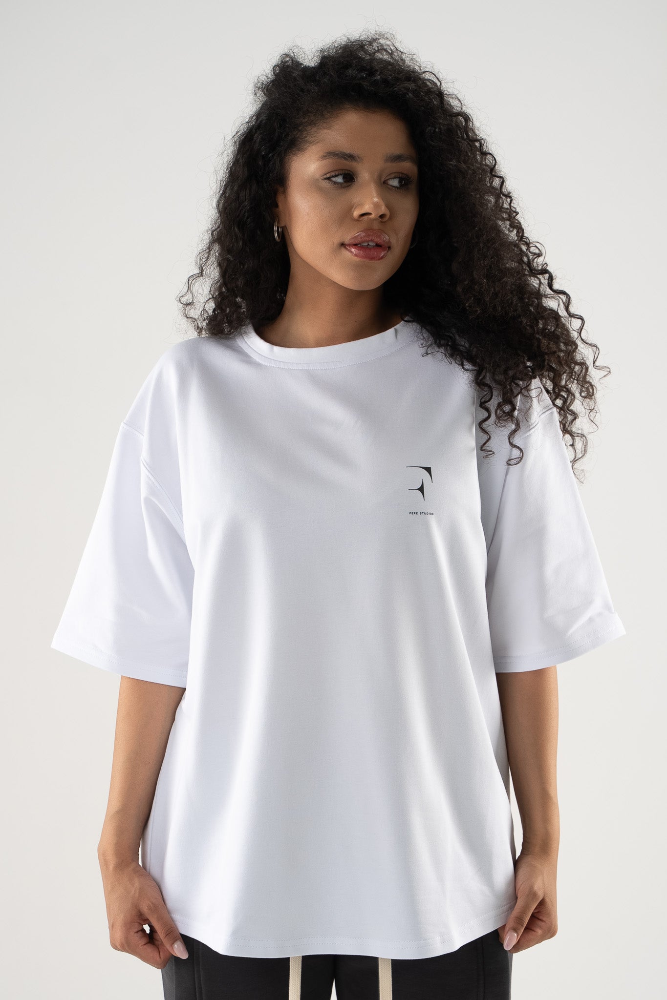 FERE STUDIOS T-SHIRT CLASSIC FIT "BELIEVE"