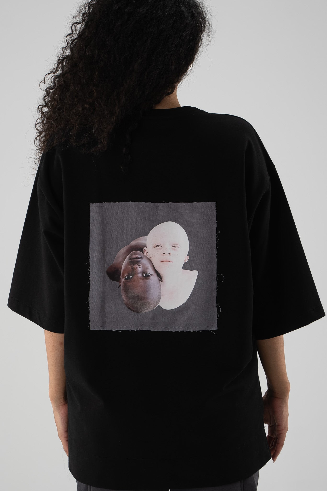 FERE STUDIOS T-SHIRT "NO DIFFERENCE"
