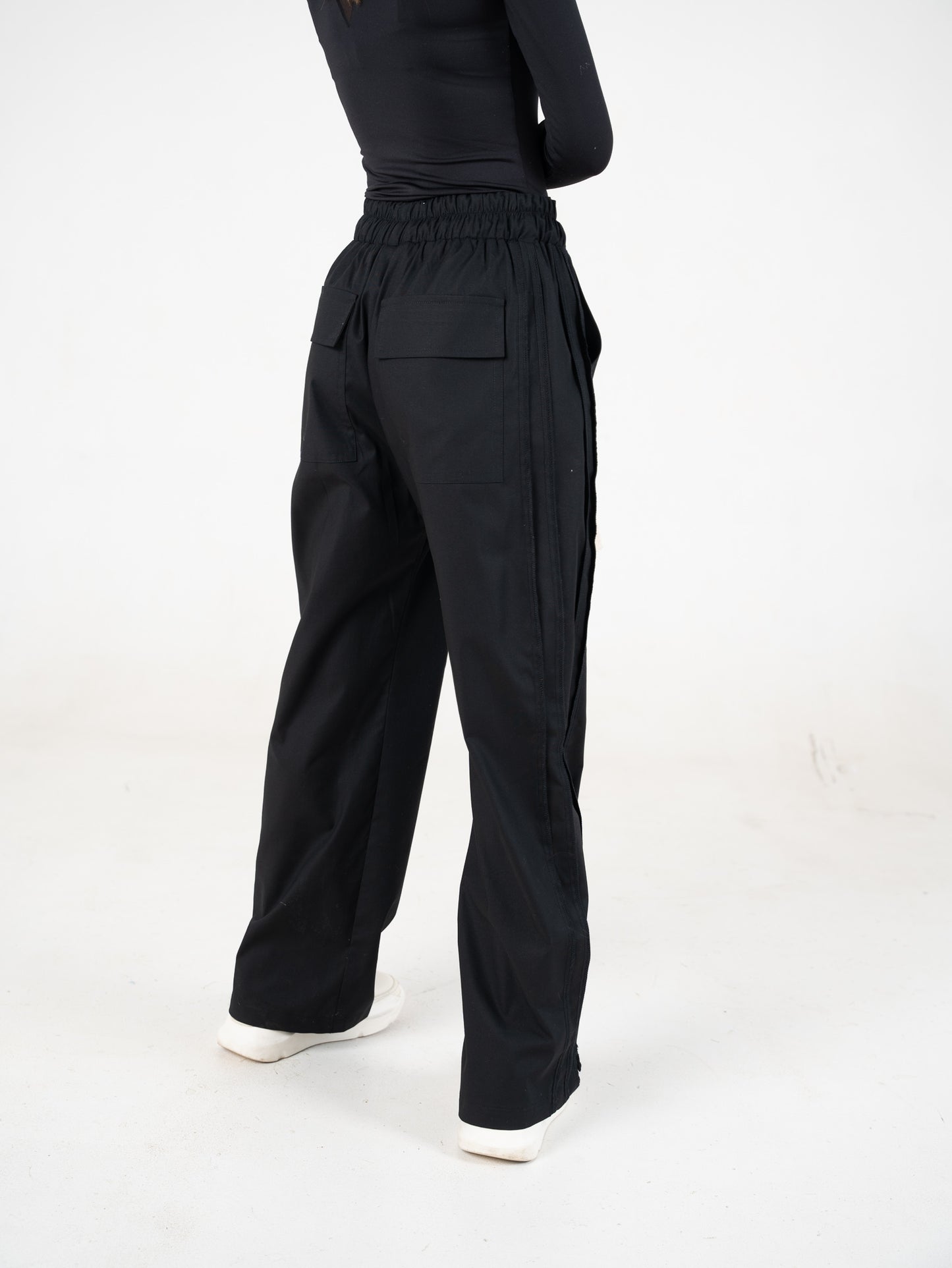 FERE STUDIOS BREATHABLE LOOSE FIT