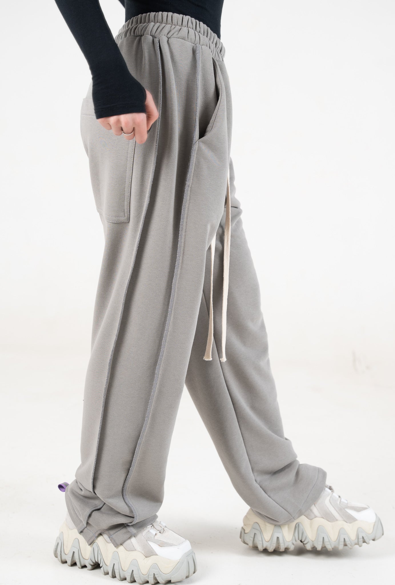 FERE STUDIOS SWEATPANTS IN GRAY