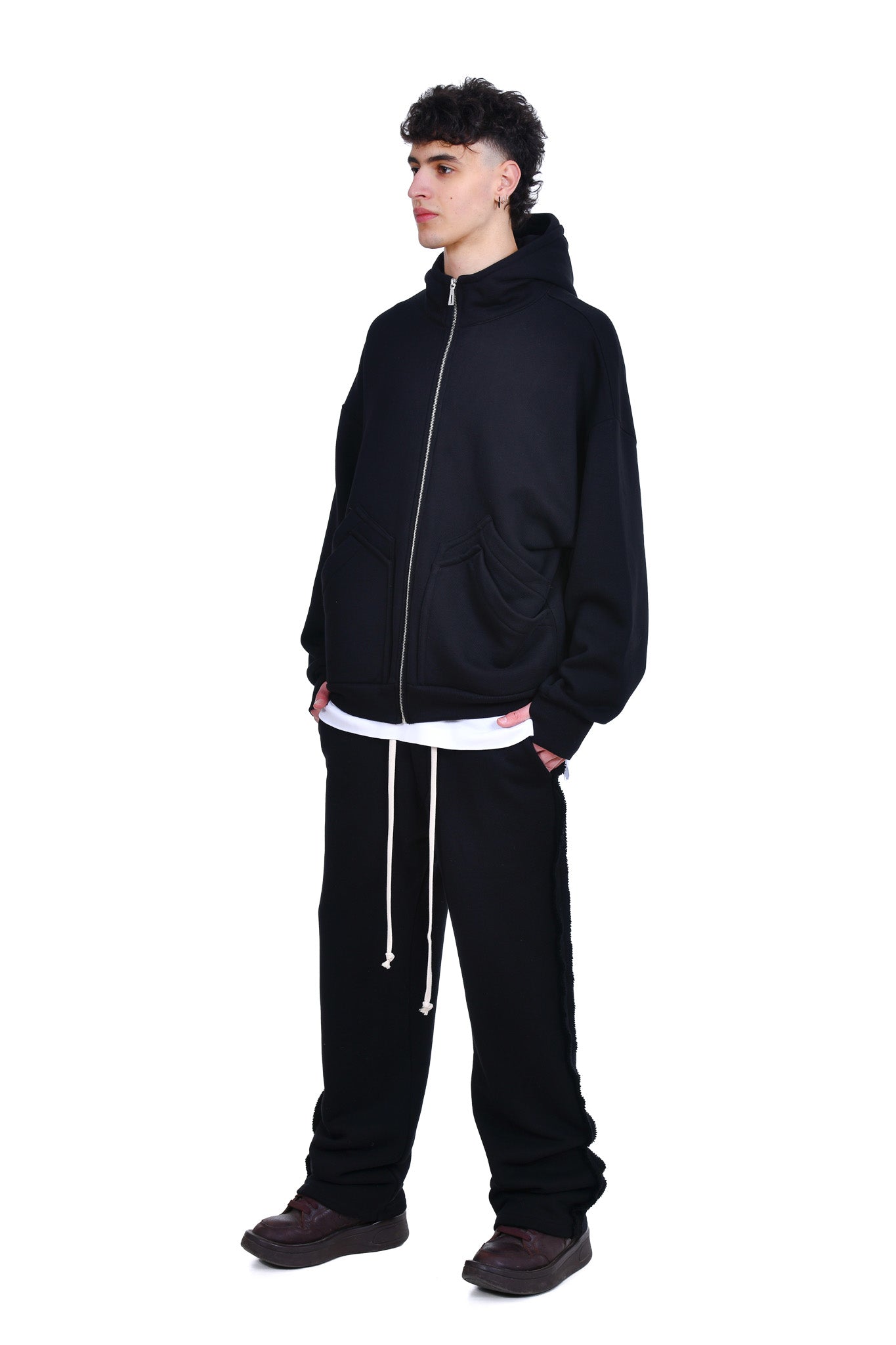 FERE STUDIOS ZIPPER HOODIE IN BLACK