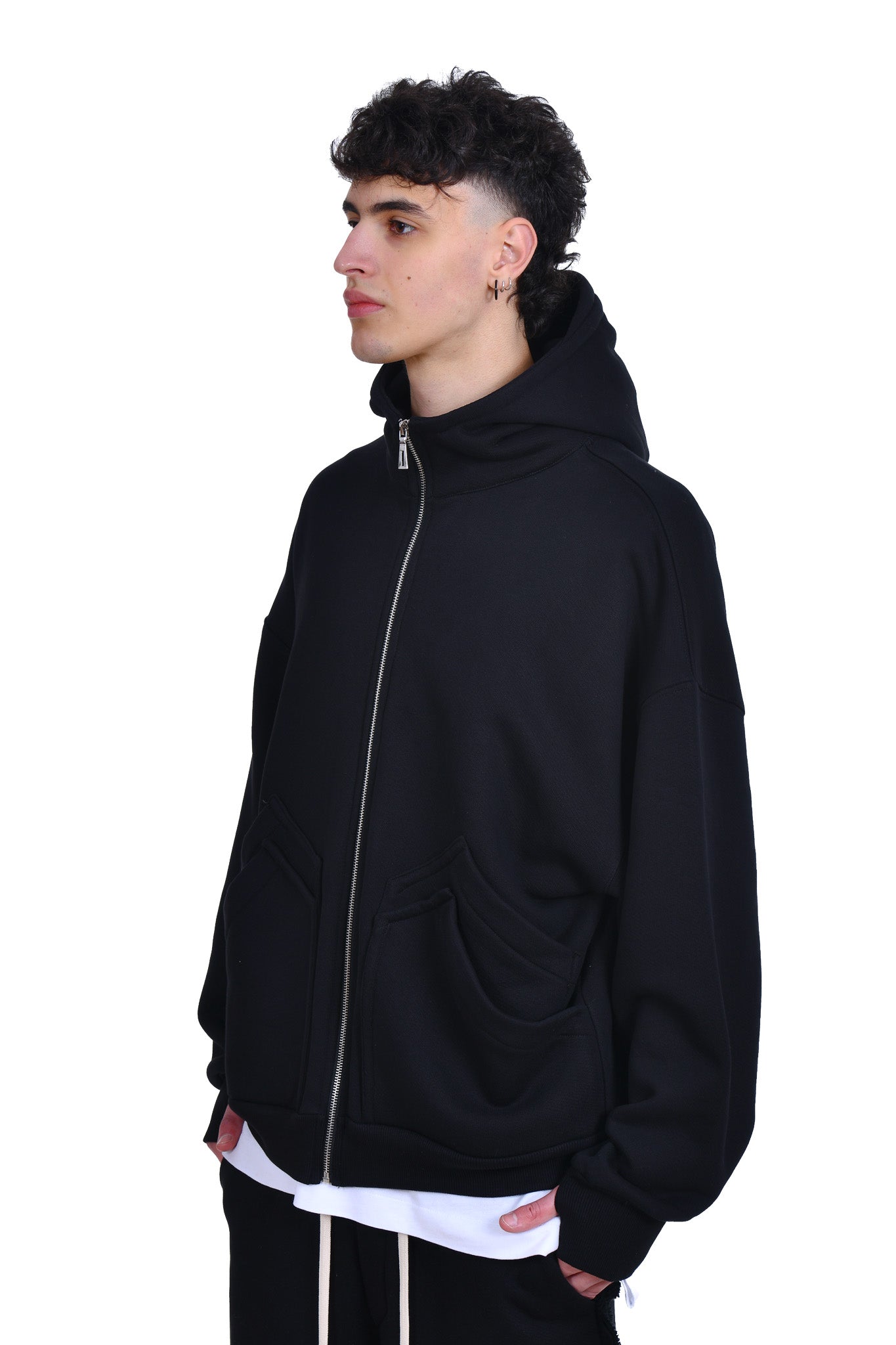 FERE STUDIOS ZIPPER HOODIE IN BLACK