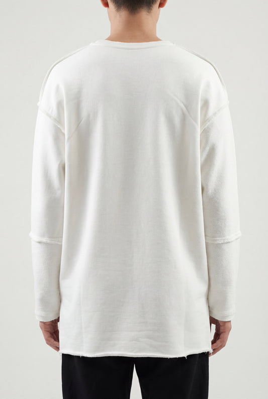 Pulover oversized alb-murdar Fere Studios - design minimalist handcrafted.
