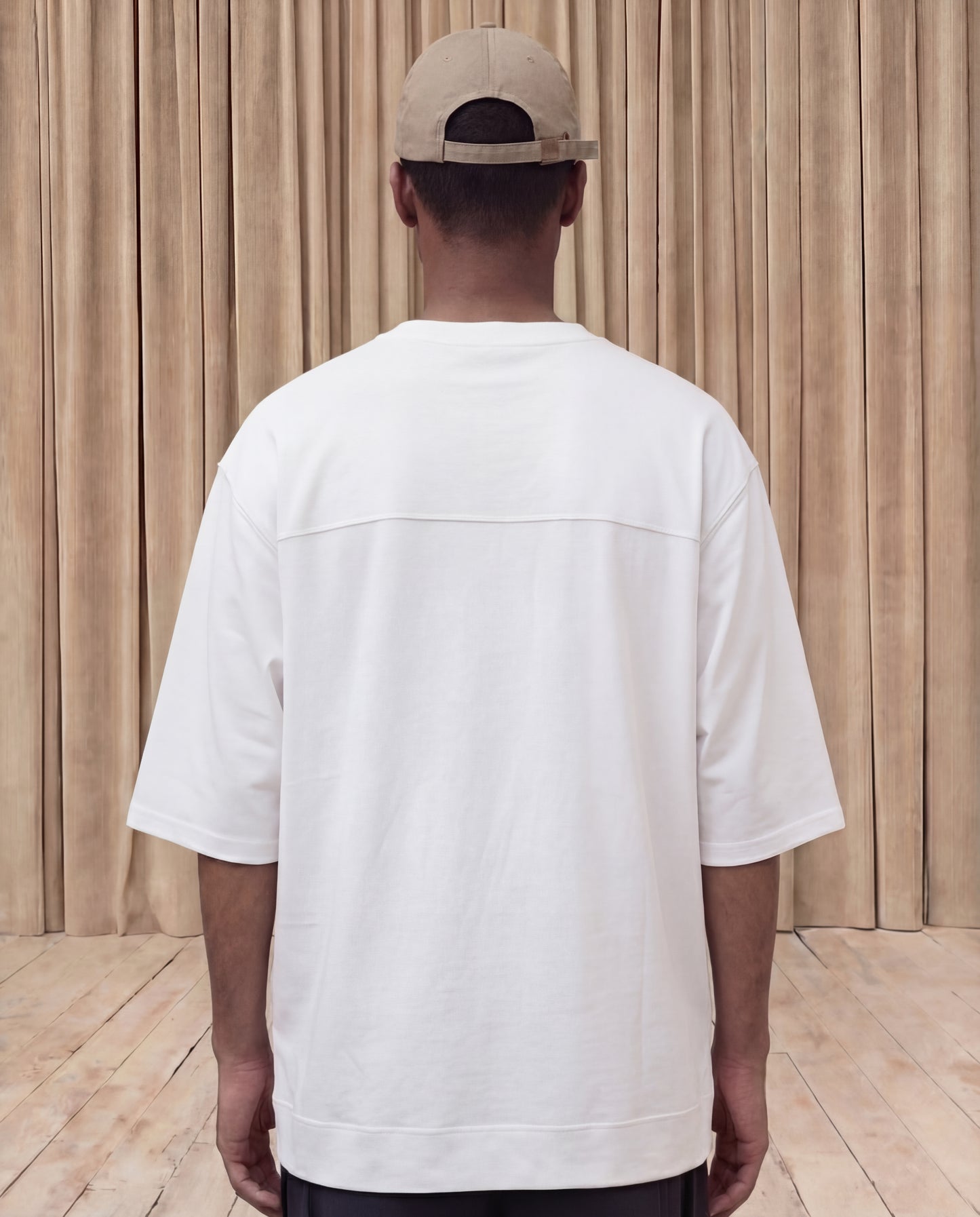 FERE STUDIOS T-SHIRT OVERSIZED IN WHITE