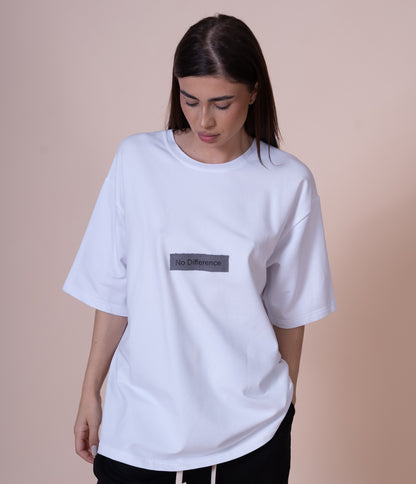 NO DIFFERENCE CLASIC OVERSIZED T-SHIRT