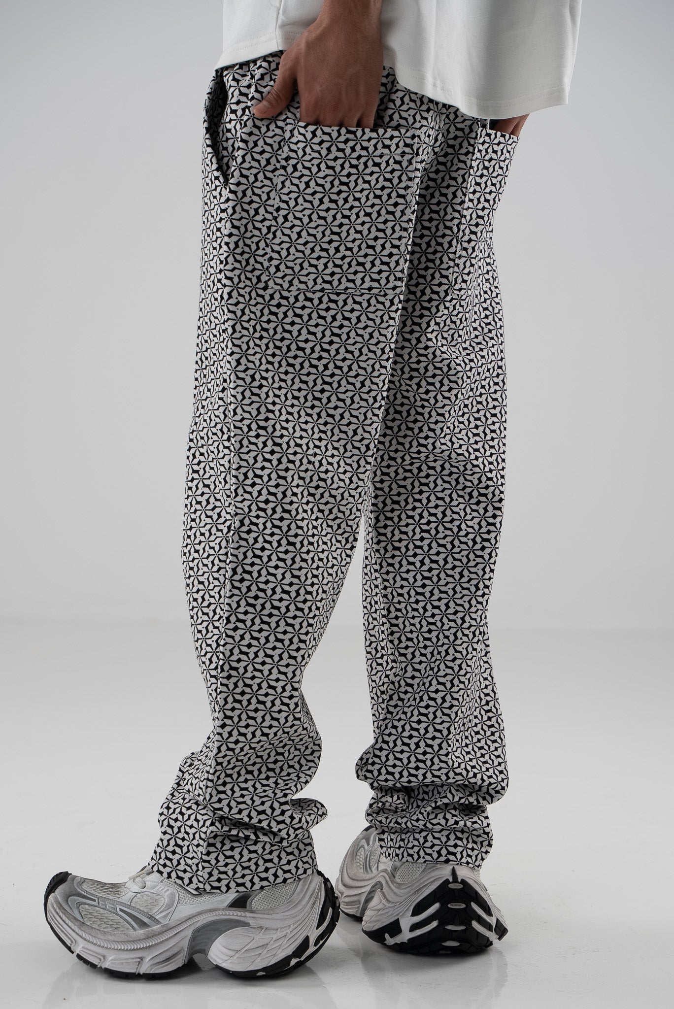 FERE STUDIOS PANTS MINIMAL PRINT