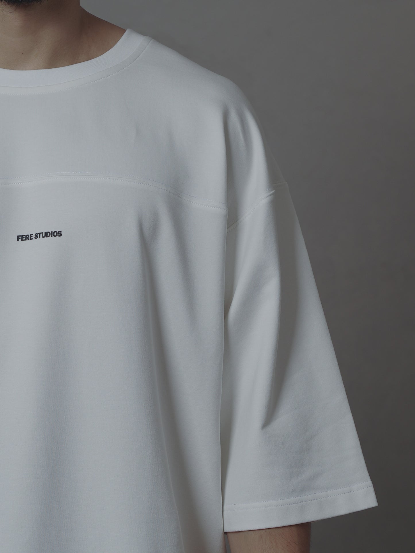 FERE STUDIOS T-SHIRT PALM IN OFF WHITE