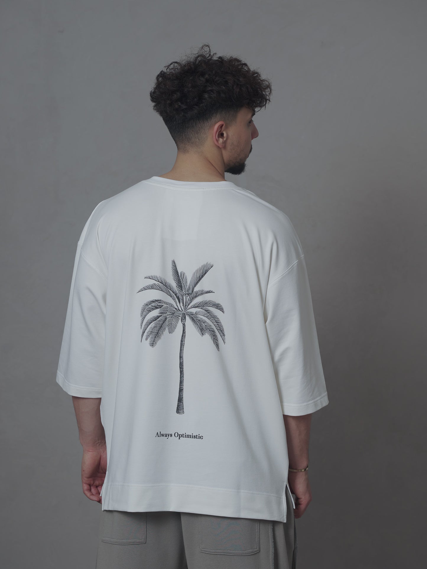 FERE STUDIOS T-SHIRT PALM IN OFF WHITE