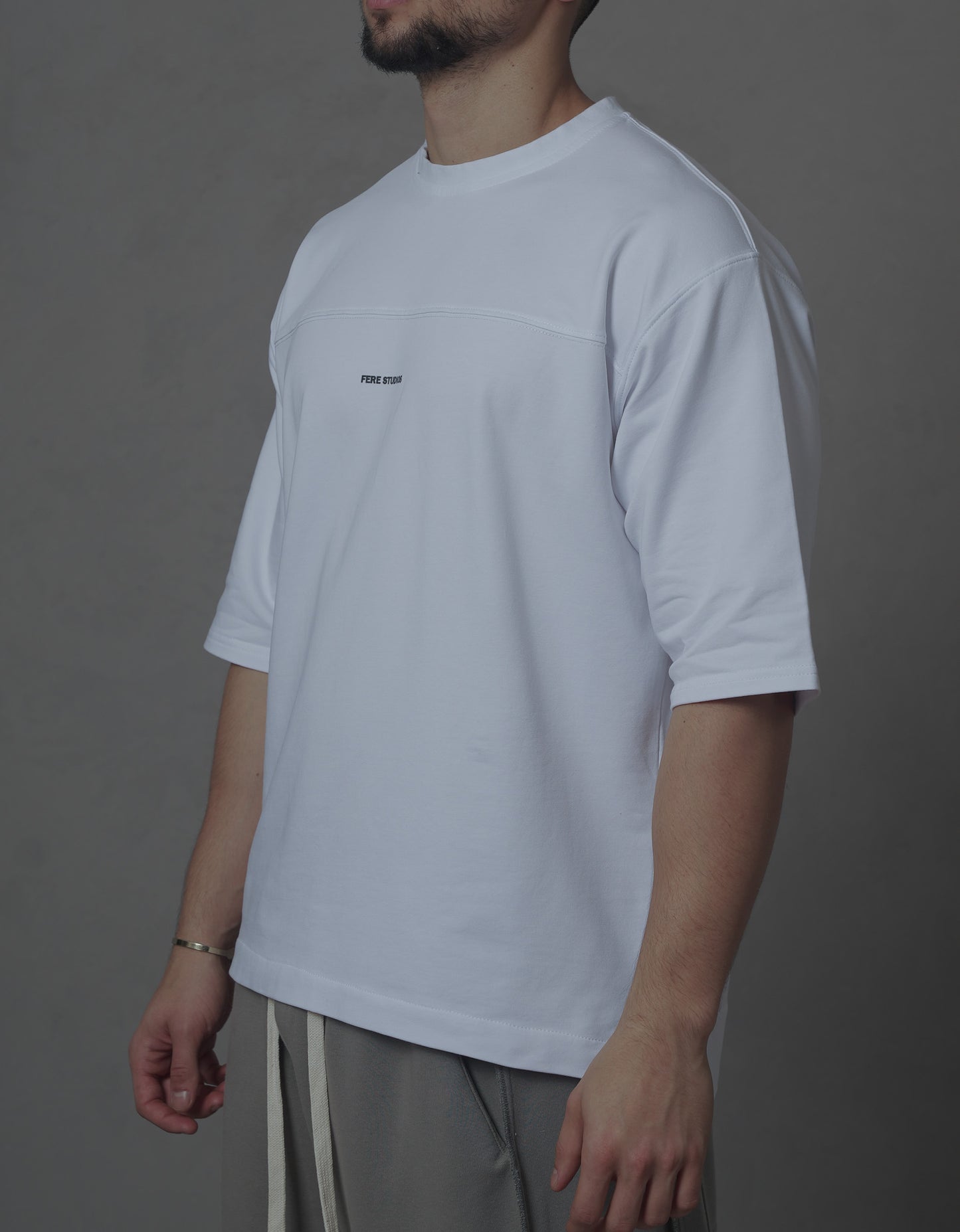 FERE STUDIOS T-SHIRT 'THE MOON"