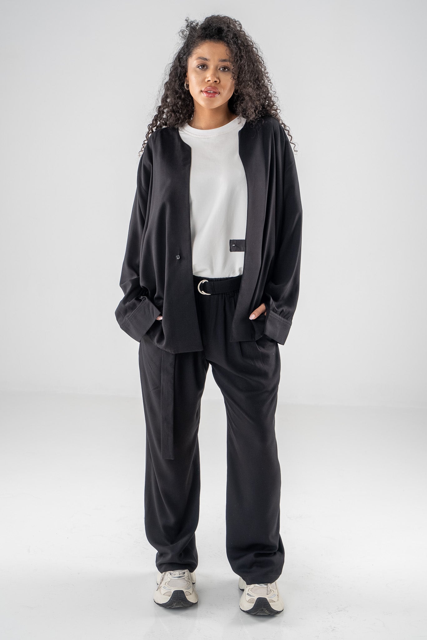 FERE STUDIOS SET IN BLACK