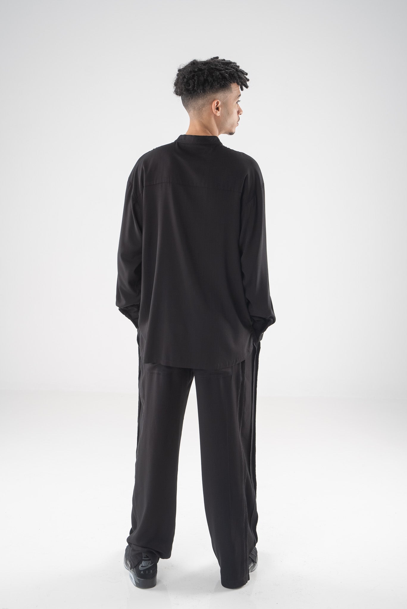 FERE STUDIOS SET IN BLACK EDITION