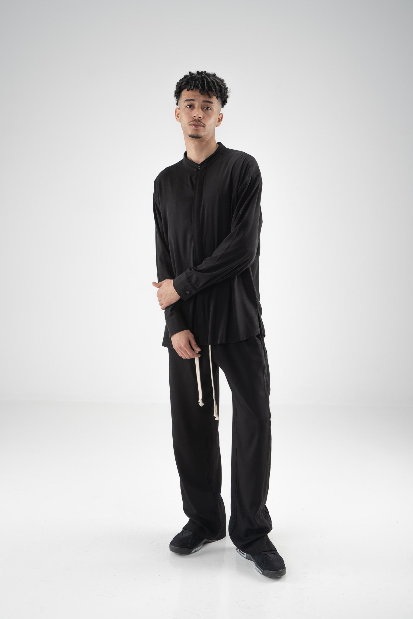 FERE STUDIOS SET IN BLACK EDITION