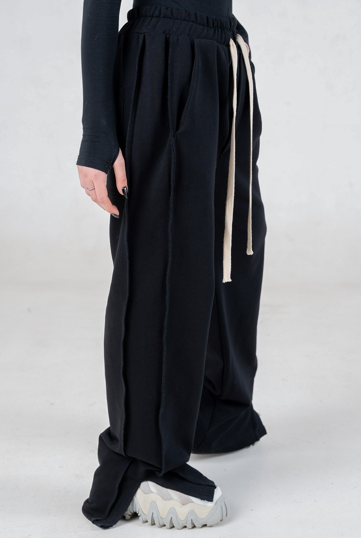 FS  SWEATPANTS IN BLACK