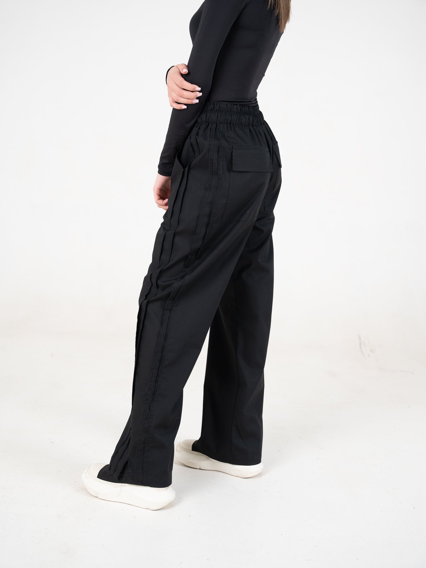 FERE STUDIOS BREATHABLE LOOSE FIT