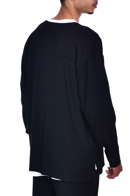 FERE STUDIOS FITTING COLLARLESS SHIRT IN BLACK