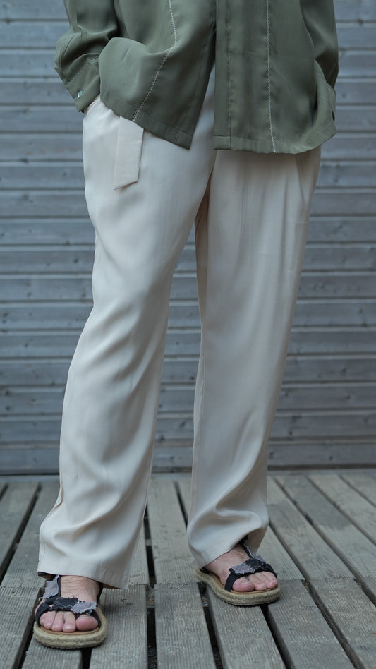 FERE STUDIOS CHINO PANTS IN BEIGE
