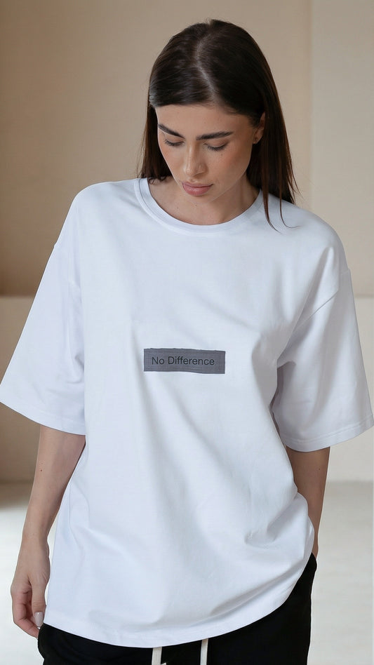 NO DIFFERENCE CLASIC OVERSIZED T-SHIRT