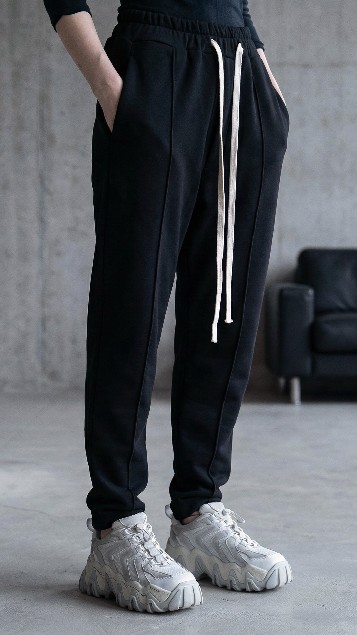 FERE STUDIOS PANTS CLASSIC FIT IN BLACK