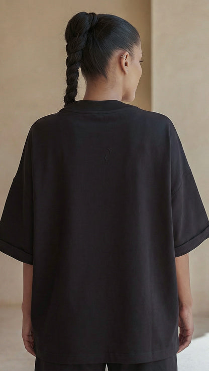 danielle patrice survivor tricou negru barbati cu logo brodat detaliu premium bumbac gros design minimalist Fere Studios